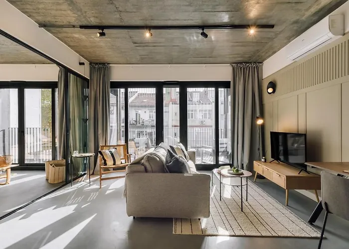 Tavares - 1 Bedroom Balcony In Santo Antonio Lisboa